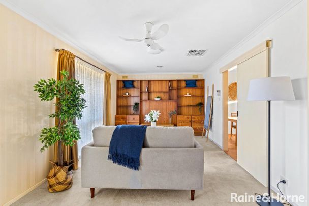 Close to schools - Photo 1