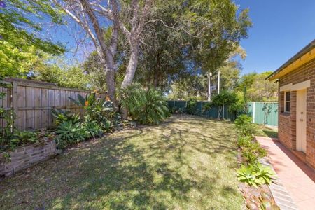 SPACIOUS 3-BEDROOM HOME FOR LEASE IN THE HEART OF CROYDON - Photo 3