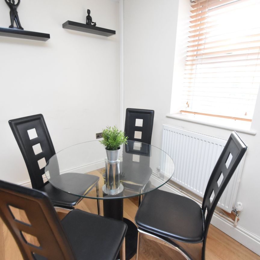 2 bed flat to rent in Cathays Terrace, Cathays, CF24 - Photo 1