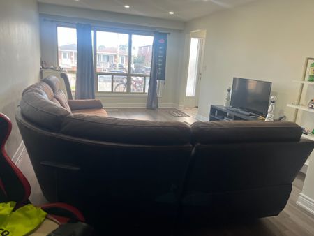 For Lease - 7714 Redstone Road, Mississauga, Ontario - Photo 3