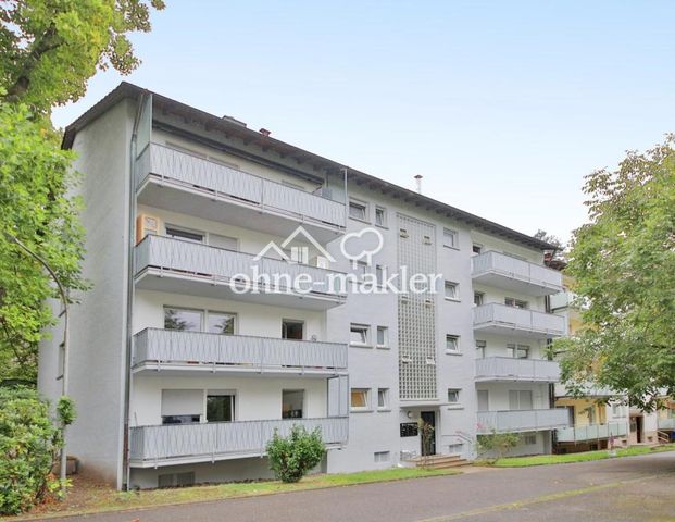 Erstbezug nach Sanierung: Stilvolle 2-Zimmer-Wohnung mit 2 Balkonen im Herzen von Baden-Baden - Photo 1