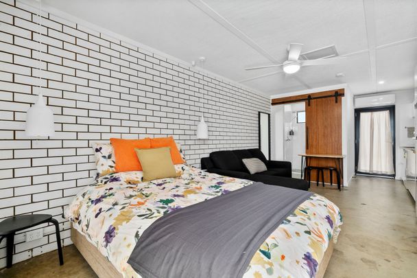 FULLY FURNISHED RENOVATED DELIGHTS! - Photo 1