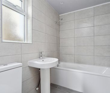 Wayside, High Wycombe - Photo 6