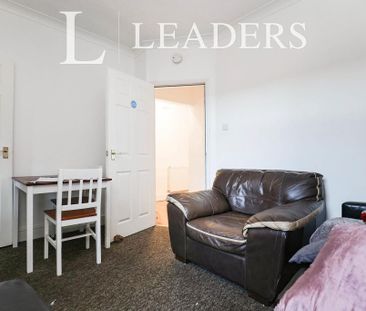 4 bedroom terraced house to rent - Photo 2