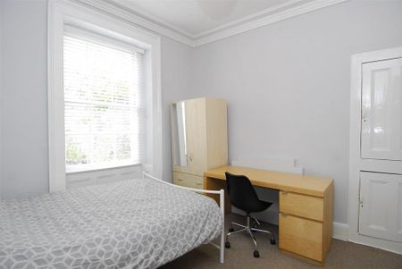 5 bedroom flat to rent - Photo 2