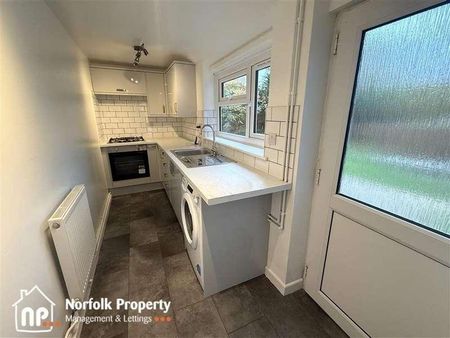 South Walsham, NR13 - Photo 3