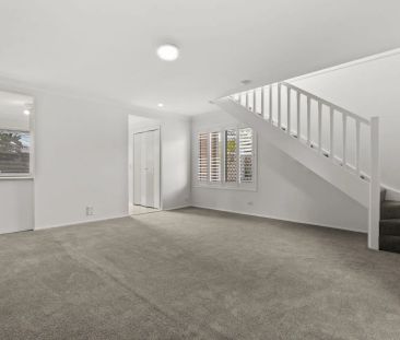 Spacious Two bedroom Townhouse with Air Conditioning - Photo 5