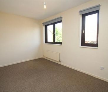 2 bedroom semi-detached house to rent - Photo 2