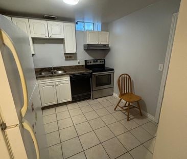 For Lease - 3910 Baggins Court, Mississauga, Ontario - Photo 2