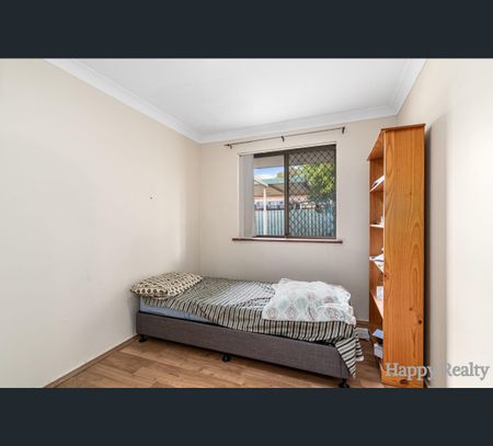 22 Huggins Road, Thornlie, WA 6108 - Photo 5
