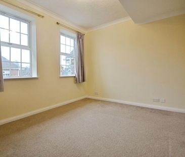 2 bedroom Flat To Let - Photo 5