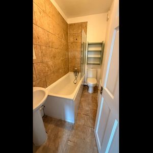 1 Bed Flat, Gipsy Road, SE27 - Photo 3