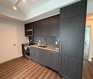 For Lease - 4130 Parkside Village Drive Unit# 3111, Mississauga, On... - Photo 3