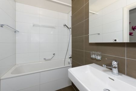 A proximité des commerces - Photo 2