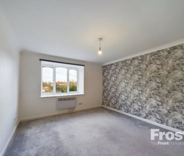 Missenden Gardens, Burnham,SL1 - Photo 2