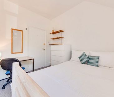 £635 p/w (£2,750 pcm) - Photo 4