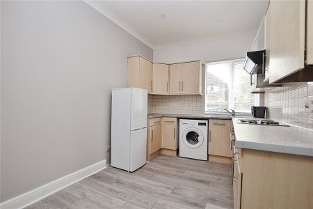 High Street, Woking - 1 bedroomProperty for lettings - Seymours - Photo 5