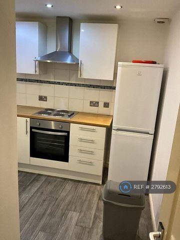 1 bedroom flat to rent - Photo 3