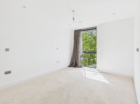 Station Road, Gerrards Cross, Buckinghamshire,SL9 - Photo 2