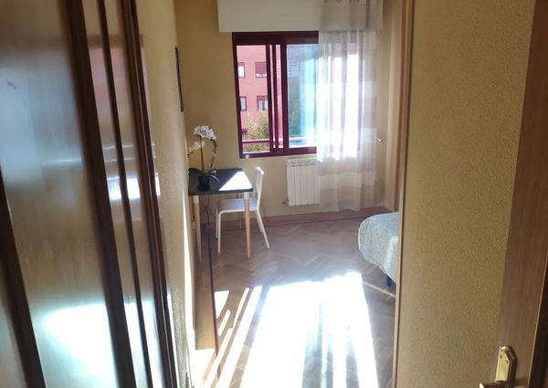 Calle Melilla, Madrid, Community of Madrid 28005