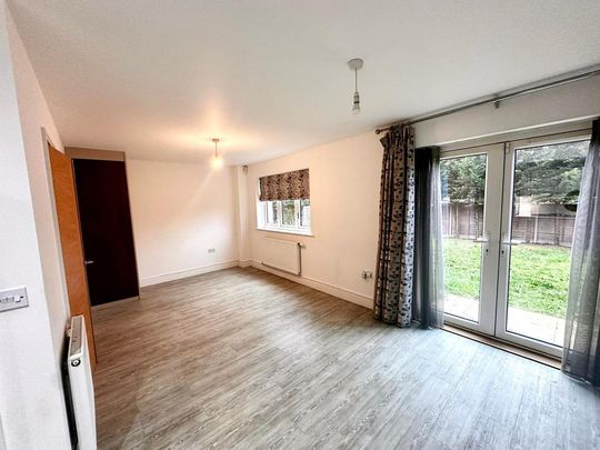 6 bedroom detached house to rent - Photo 1