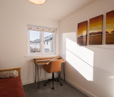 3 bedroom semi-detached house to rent - Photo 5