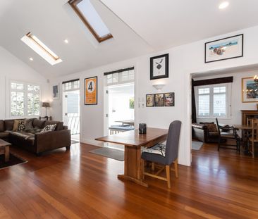 Luxurious Fully Furnished Home with Pool and Gym in Prime Epsom Loc... - Photo 2