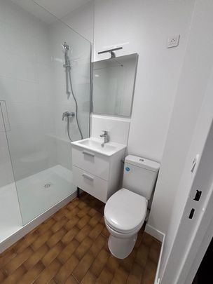 A LOUER 2P 42m² PARIS XXème PARKING ET TERRASSE 13m². REFAIT NEUF - Photo 1