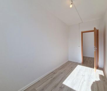 Mehr Raum fürs Leben – charmante 3-Zimmer-Wohnung in Chemnitz + 1.0... - Photo 6