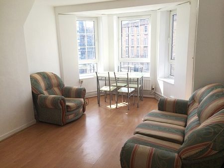 Beautiful Newly Decorated 3 Bedroom Flat - BROADWAY MARKET - Photo 3