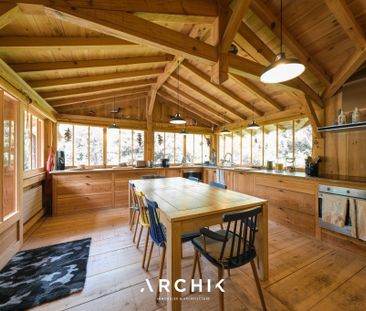 Architecture contemporaine d'inspiration régionaliste, cette maison... - Photo 1