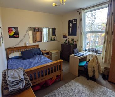 3 bedroom flat to rent - Photo 2