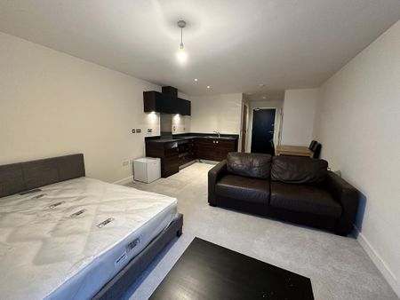 Studio to rent - Photo 3