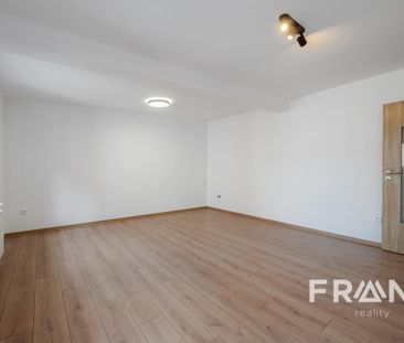 Pronájem bytu 1+kk 39 m2 - Fotografie 3