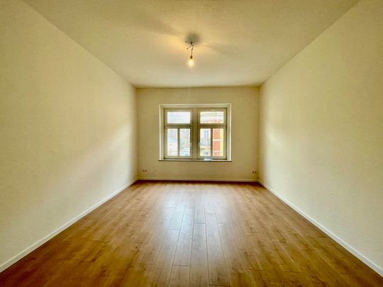 Nachmieter GESUCHT! 2-Zimmer Wohnung mit Balkon im Herzen von Bischofswerda! - Photo 1