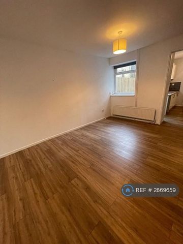 4 bedroom terraced house to rent - Photo 4