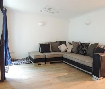 4 bedroom terraced house to rent - Photo 1