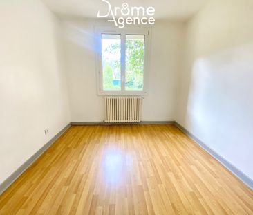 Location Appartement 3 pièces 78m² BOURG LES VALENCE 26500 - Photo 3