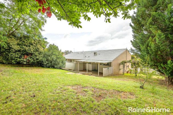 Townhouse - West Bathurst - Available Now!!! - Photo 1