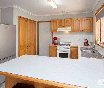 Welcome to 3 Kingsbury Court, Wodonga – a charming and well-maintai... - Photo 1