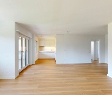 Attraktive 3.5-Zimmerwohnung mit sonnigem Balkon - Erstbezug nach l... - Photo 2