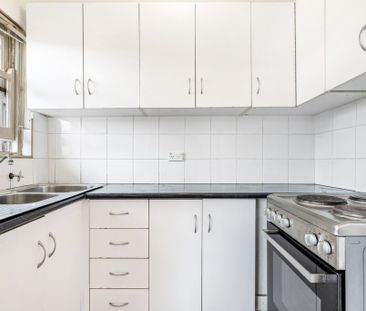 2 Bedroom Delight - Photo 2