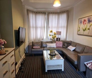 Room in a Shared House, Colchester Road, E10 - Photo 5