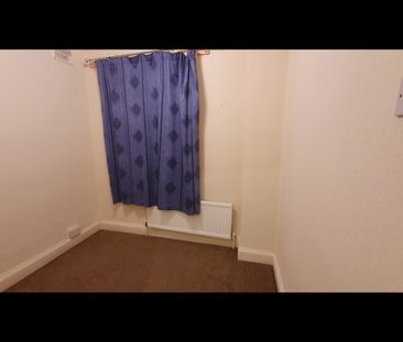 3 Bed Terraced House, Trafford Road, LE5 - Photo 3