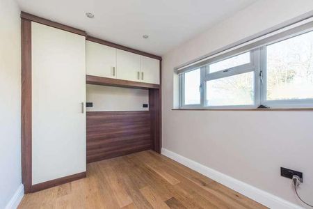 Moat Crescent, Finchley, N3 - Photo 2