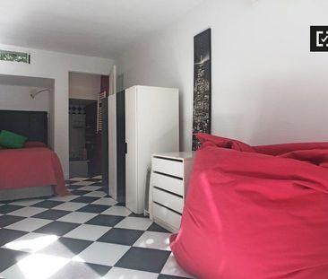 Piso de alquiler en Ciudad Jardín - Photo 2