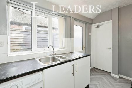 2 bedroom house to rent Stanton Road, ST3 - Photo 2