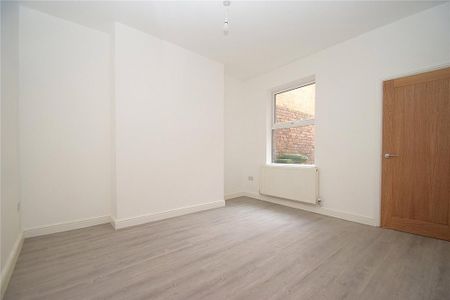 4 bedroom terraced house to rent - Photo 4