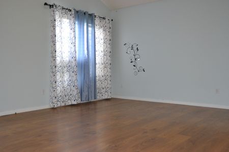 For Lease - 132 Henhoeffer Crescent, Kitchener, Ontario - Photo 2
