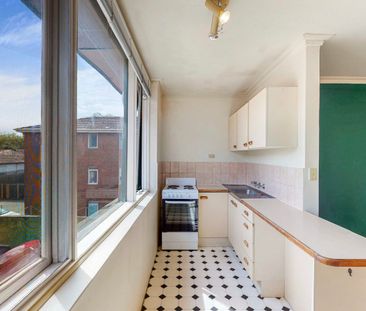 Bright & Peaceful 1 Bedroom Apartment in Prime Location - Photo 1